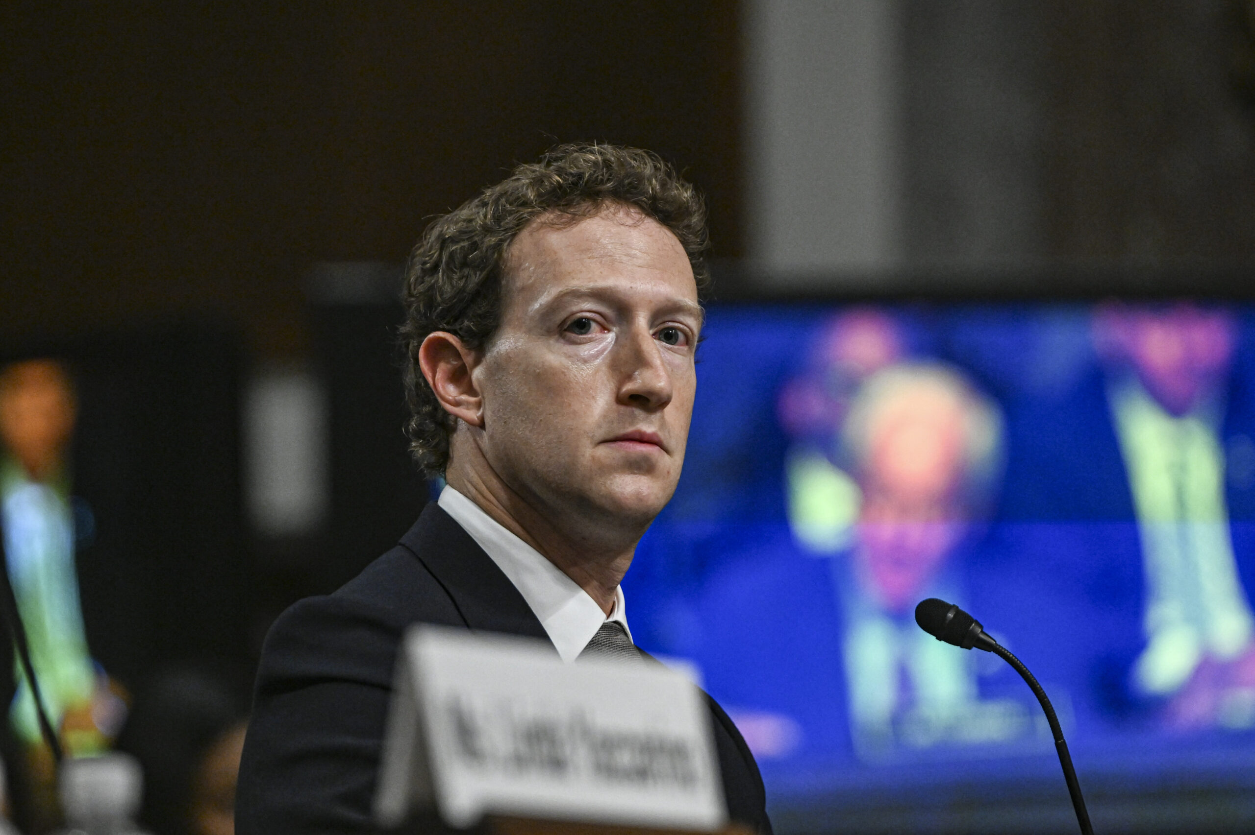 Mark Zuckerberg vorbind la o conferință